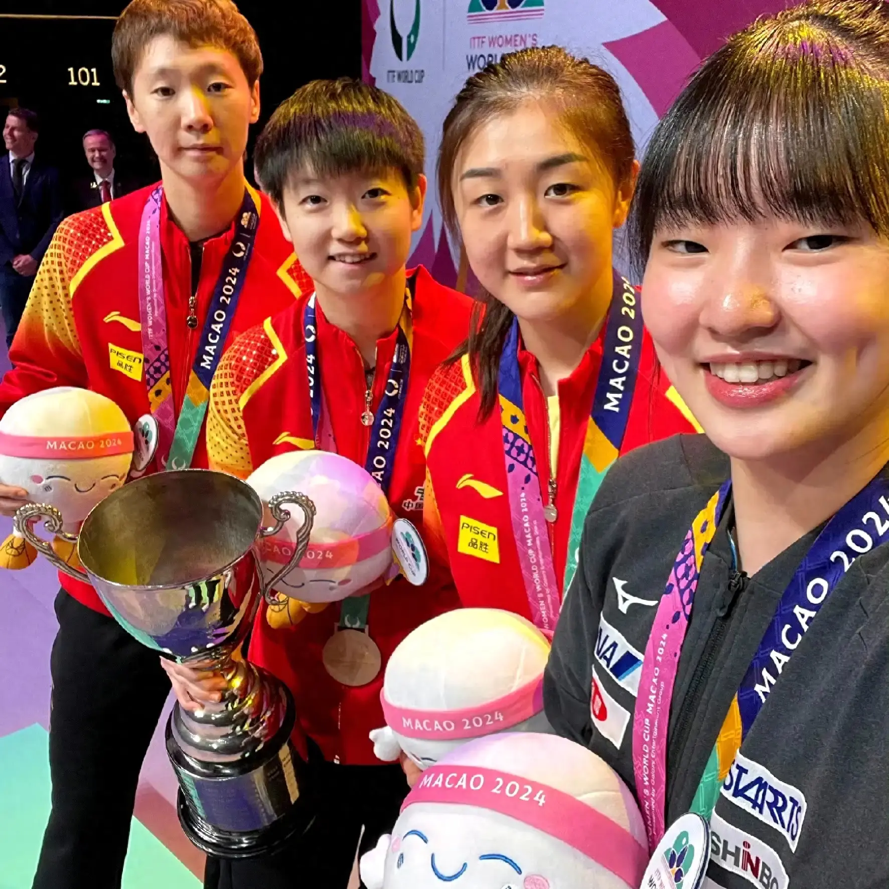 乒乓球世界杯颁奖：最高兴的非孙颖莎，最不高兴的5人肉眼可见